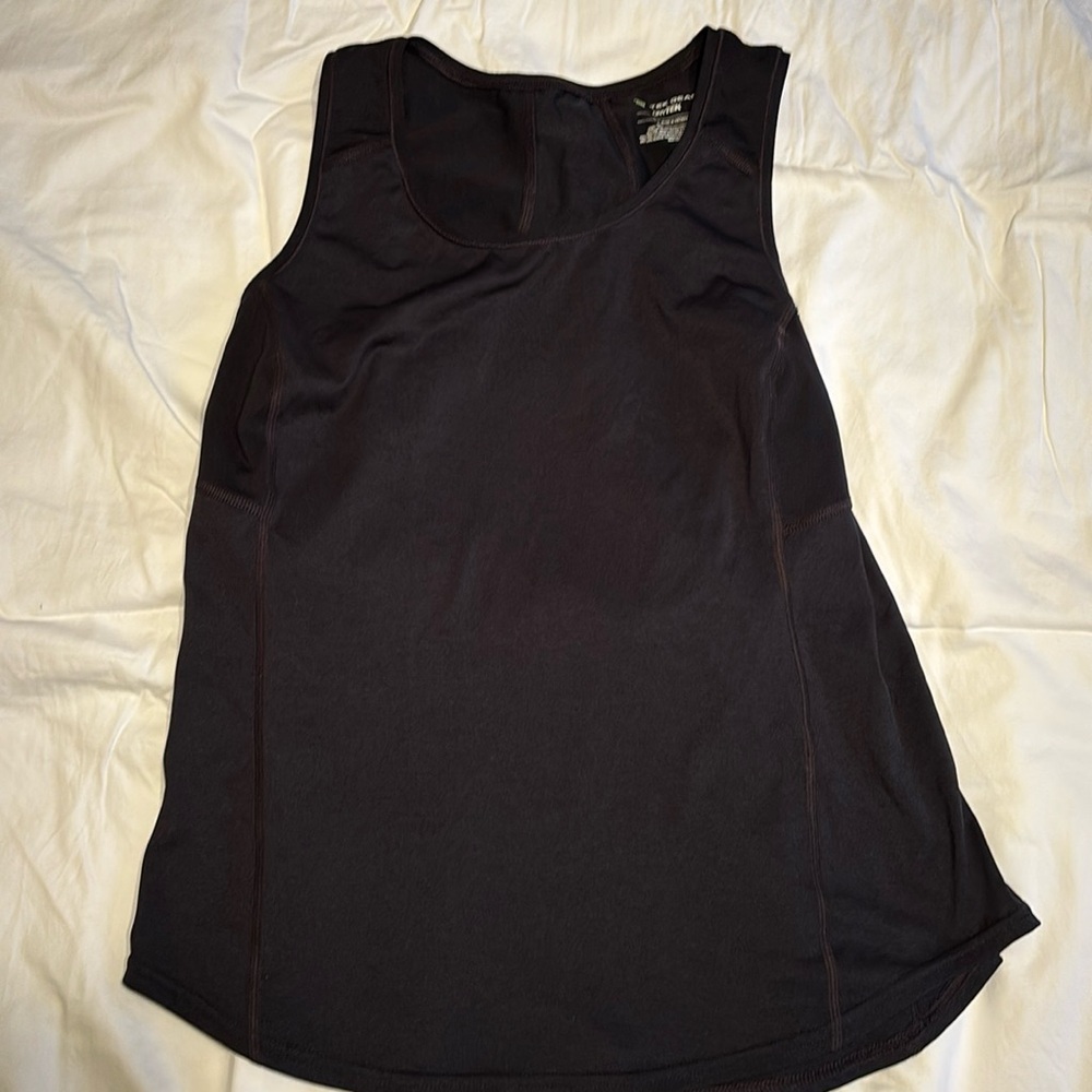 Tek Gear women’s small tank! New condition!